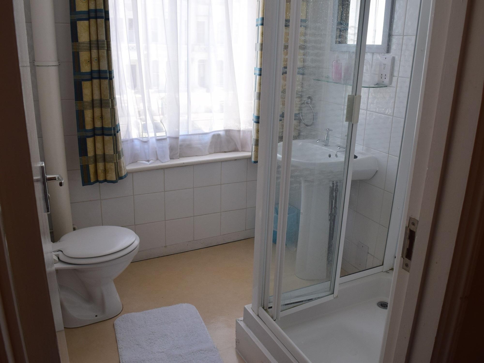 The Portland Hotel Фолкстон Екстериор снимка